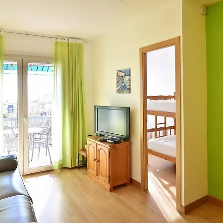 Unsejouraempuriabrava-terrasse-vue -clime- Wifi Parking Empuriabrava